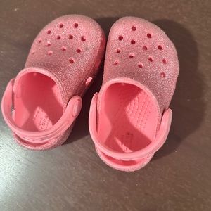 Crocs pink glitter size 4C